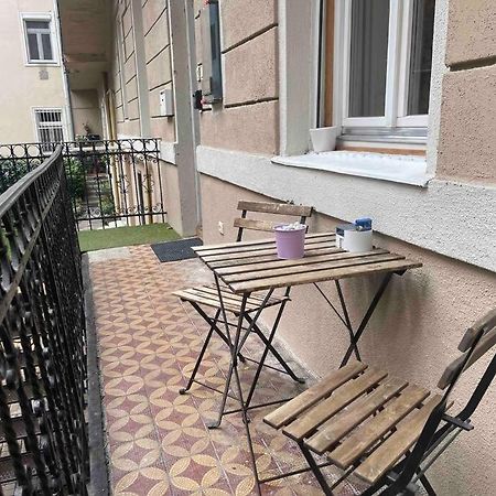 Knezits Spacious Ac Terrace Free Parking Budapest Exterior photo